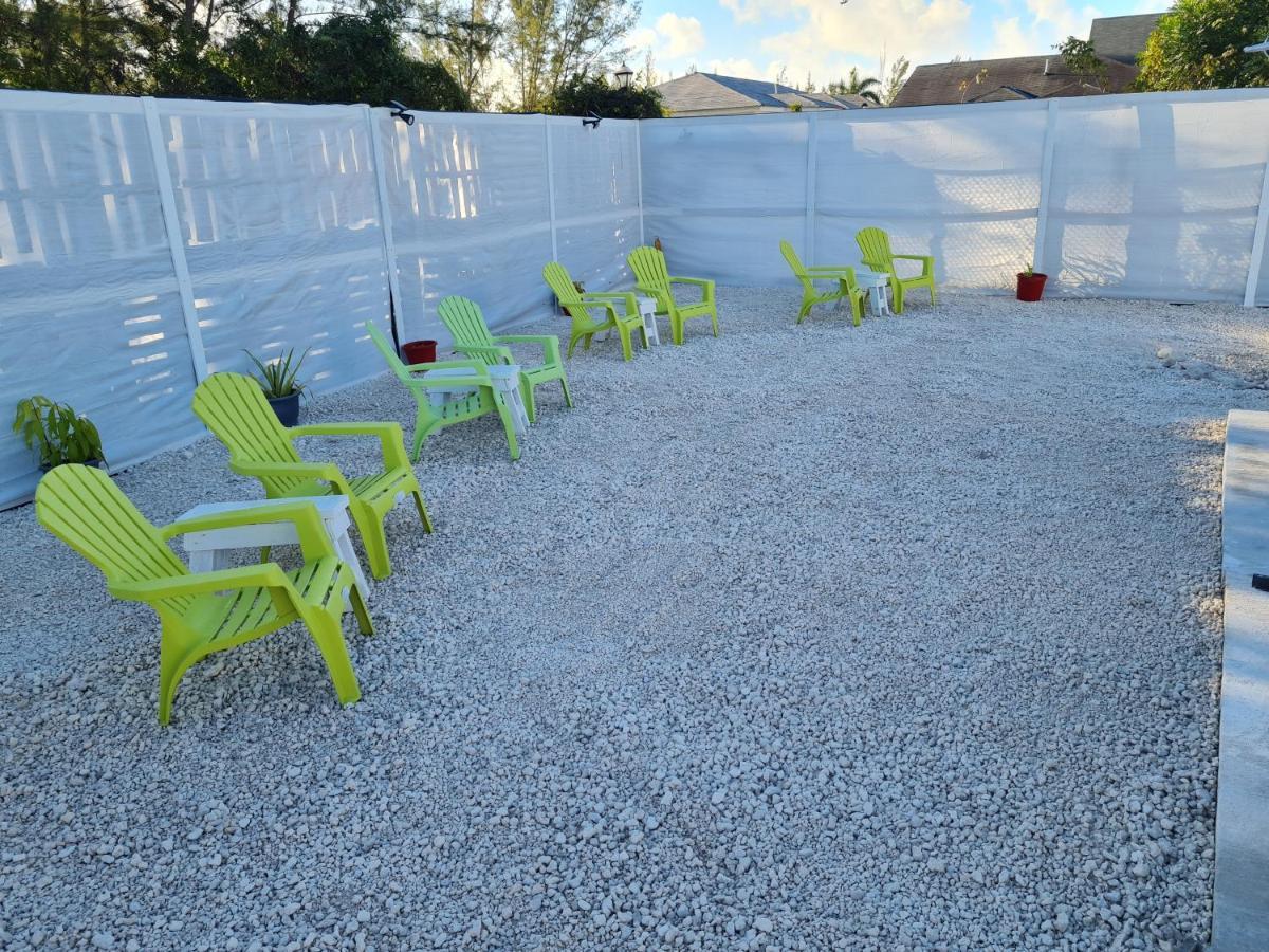 Bell At The Airport Adults Only - Free Airport Transportation * Nassau
