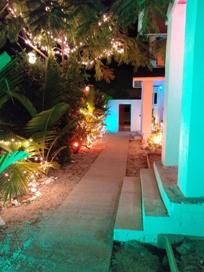 Bell At The Airport Adults Only - Free Airport Transportation Nassau