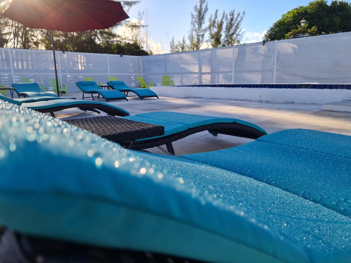 Bell At The Airport Adults Only - Free Airport Transportation Apartment Nassau