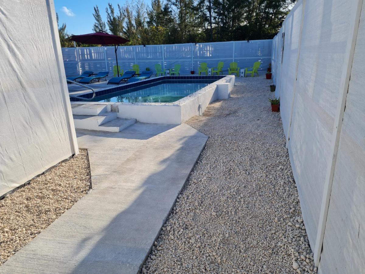 Apartment Bell At The Airport Adults Only - Free Airport Transportation Nassau