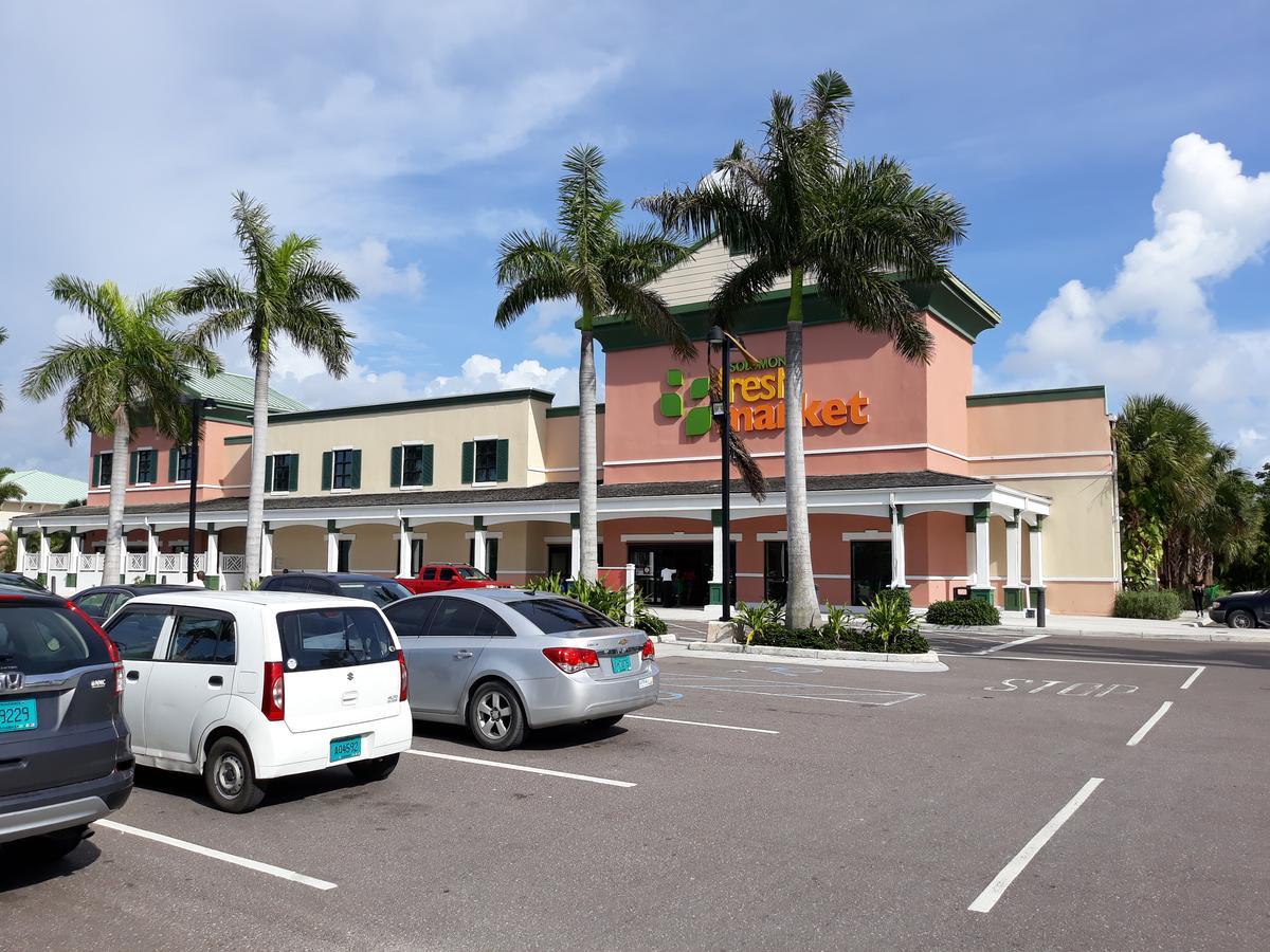 Bell At The Airport Adults Only - Free Airport Transportation Apartment