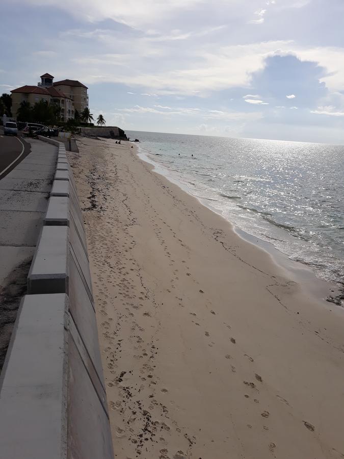 Bell At The Airport Adults Only - Free Airport Transportation * Nassau